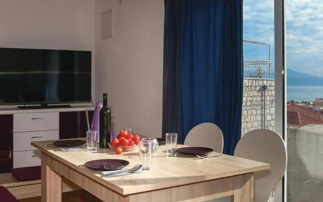 Holiday Apartment Slatine 02