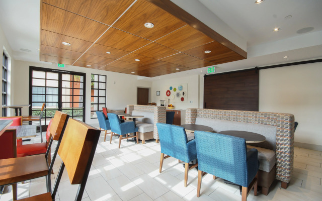 Holiday Inn Express Mira Mesa-San Diego by IHG