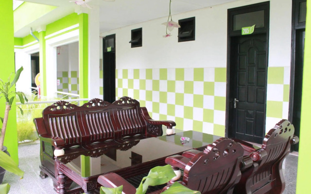 Ngoi Nha Xanh