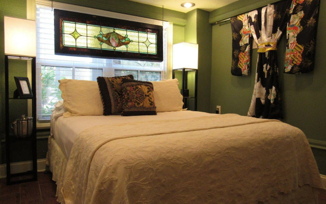Peace & Plenty Inn Bed & Breakfast