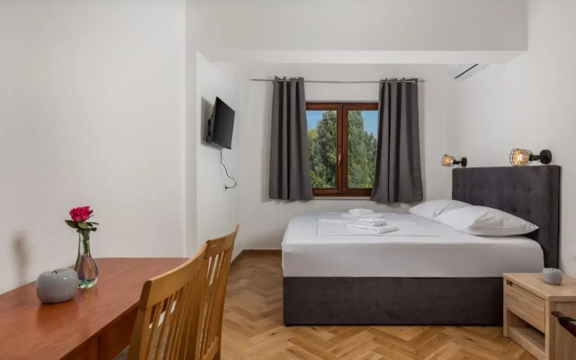 Vila Jadranka Apartments and Rooms
