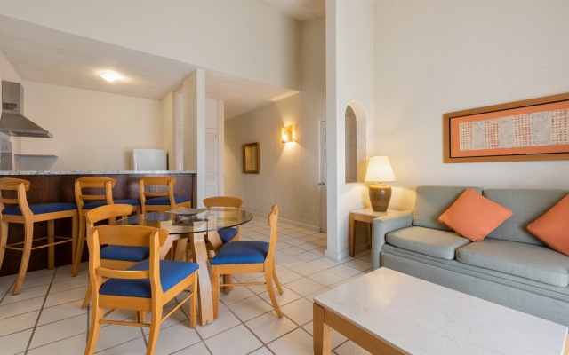 Park Royal Homestay Los Cabos