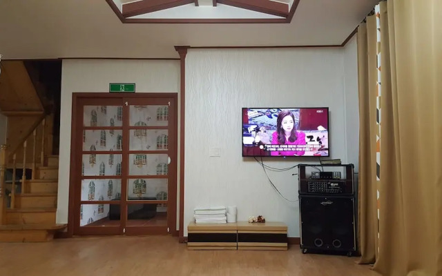 Hwangto-green Village