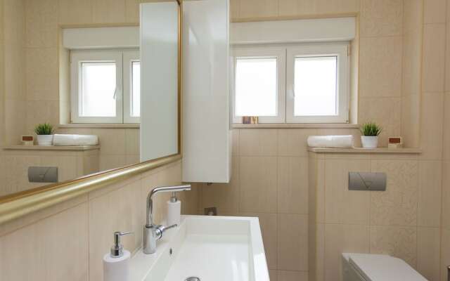 Beautiful Holiday Home in Kaštel Novi With Private Pool