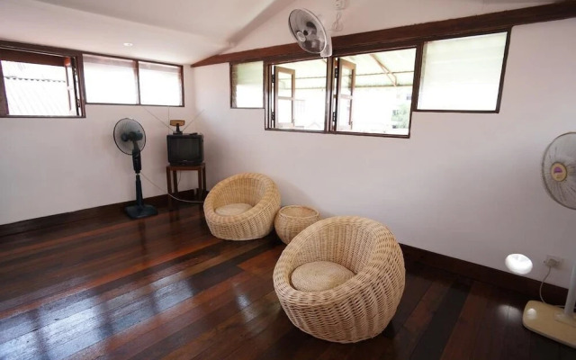 Thirty Three Stewart Houze - Hostel