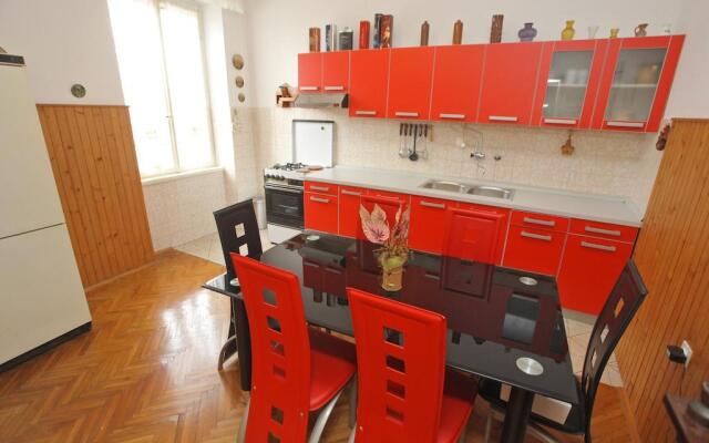 Funky Old Town Apartment