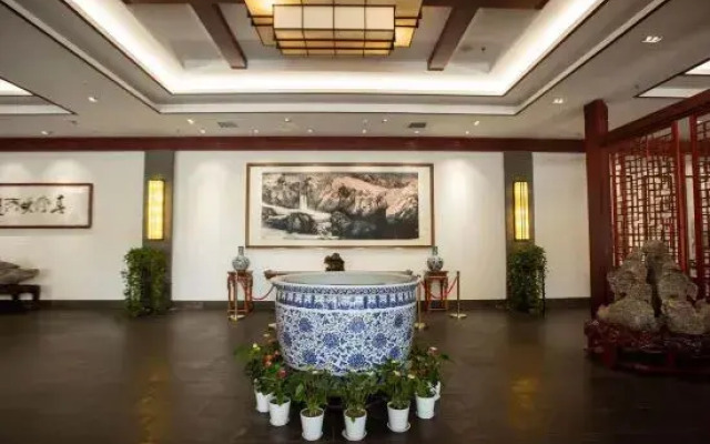 Fukang Sunshine Holiday Hotel