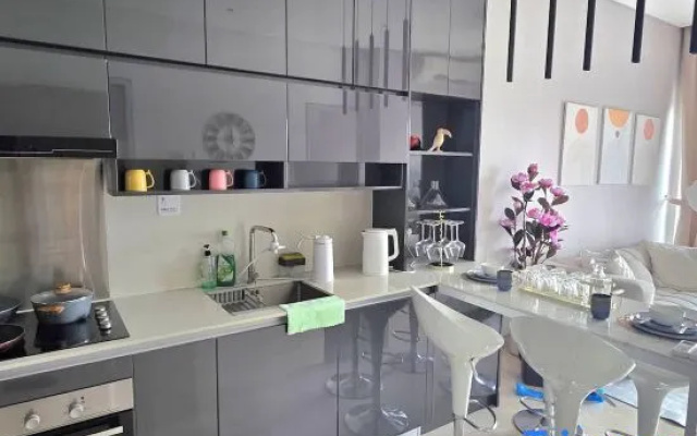 Lucentia| Elegance 2BR/ Infinity pool KLCC view – Kitchen – Kuala Lumpur