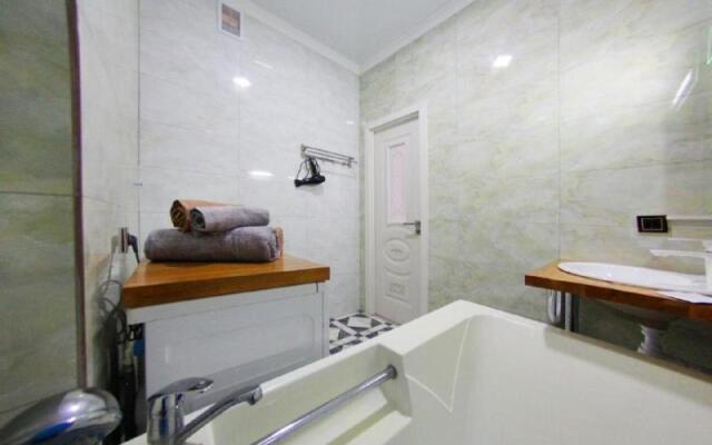 2 kom ujutnaja studija v Novom ZhK vozle Megi