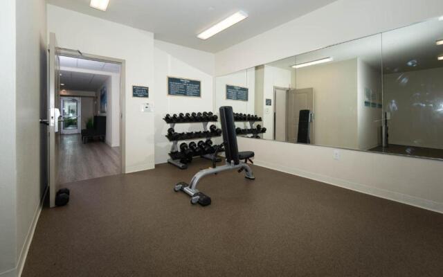 Soka Suites Dallas - Las Colinas