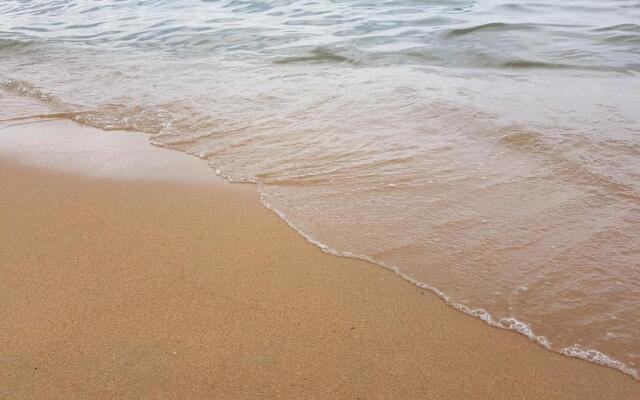 Kuno - 2Br, Beachfront Jomtien