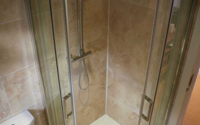 Inviting & Secluded 1BD House w/ Patio - Peckham!