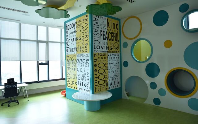 GT Home Tropicana Garden