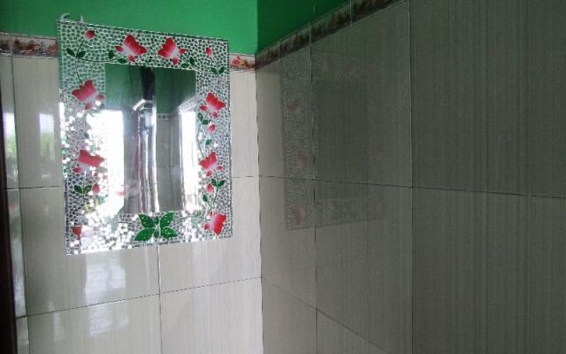 Losmen Kinasih Puncak & Gazebo Pandang by ZUZU