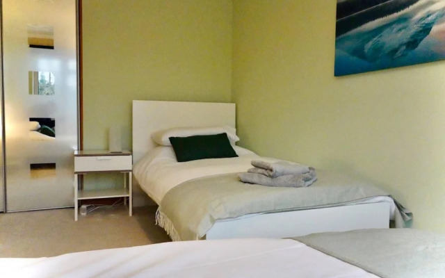 Captivating 4-bed House in Milton Keynes