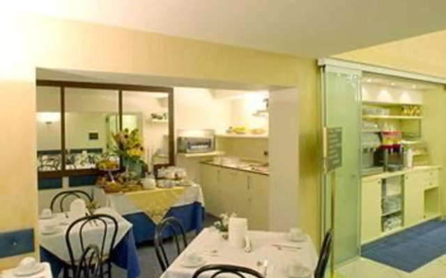 Hotel Holiday
