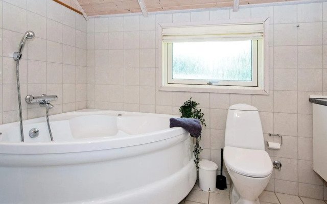 6 Person Holiday Home in Toftlund