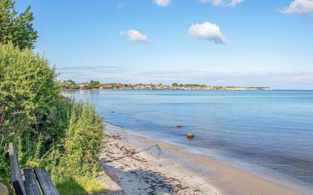 10 Person Holiday Home in Rødvig Stevns