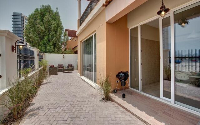 J5 Villas Holiday Homes - Barsha Gardens