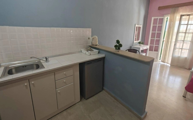 Elena Pool Apartments