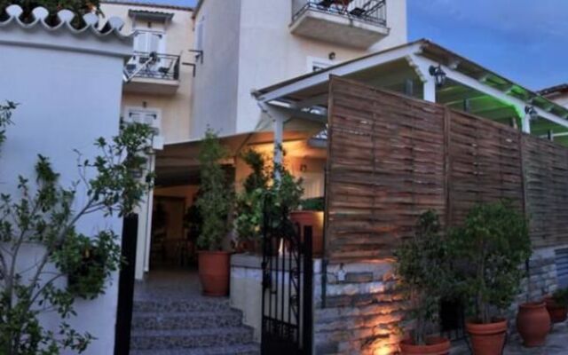 Tonia Hotel