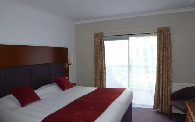 Cross Roads Hotel by Greene King Inns