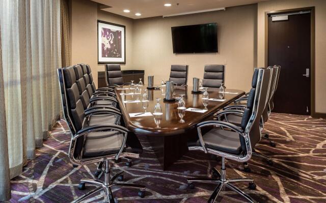 Embassy Suites by Hilton Crystal City National Airport