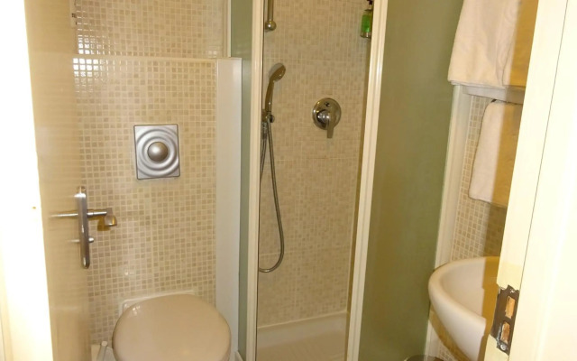 Americana Hotel