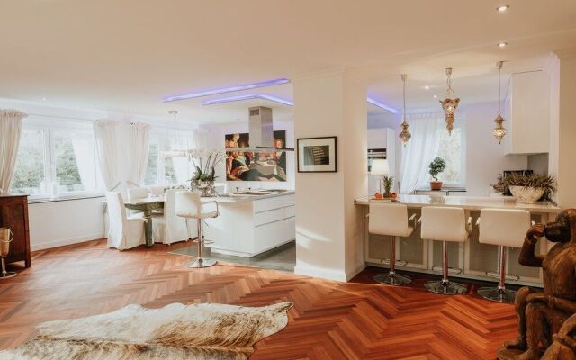 Luxury Apartment & Penthouse Villa