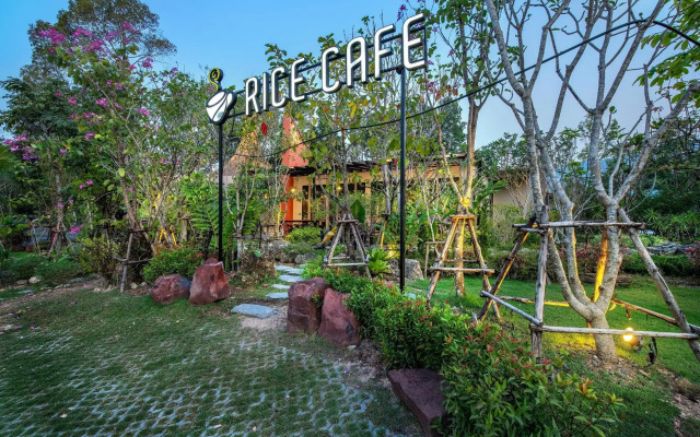 At Rice Resort