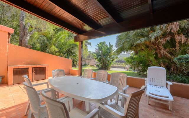 San Lameer Villa Rentals  2813