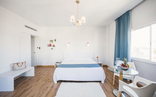 Mikes Kanarium Hotel