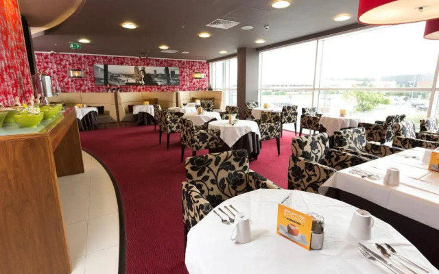 Holiday Inn Manchester-Media City UK by IHG