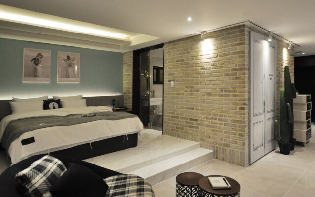 French Code Hotel Seomyeon Bumcheon