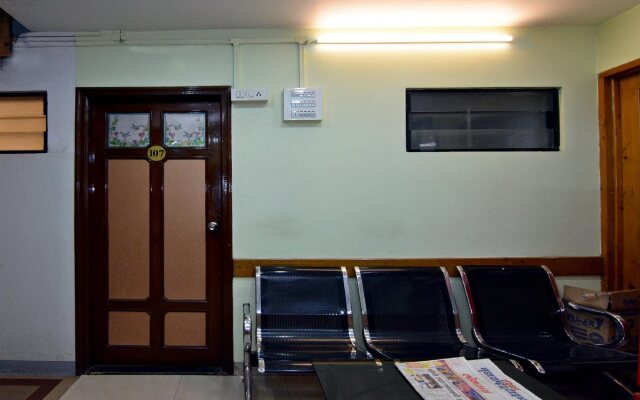 Hotel Majestic Deluxe Lodging by OYO Rooms