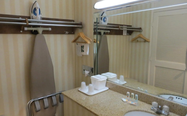 Travelodge by Wyndham Palm Springs