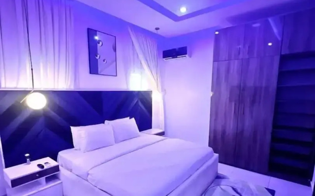 L'Rina Apartments