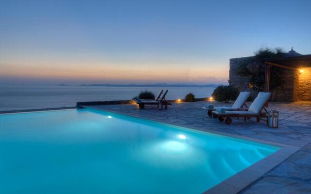 Phos Residence Pool Villa in Koundouros, Kea