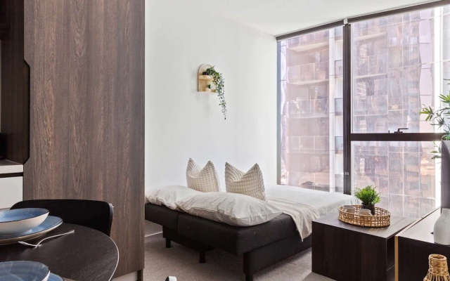 A Chic 2BR Apt Right Next to Melbourne Central – Guest Rooms – Melbourne