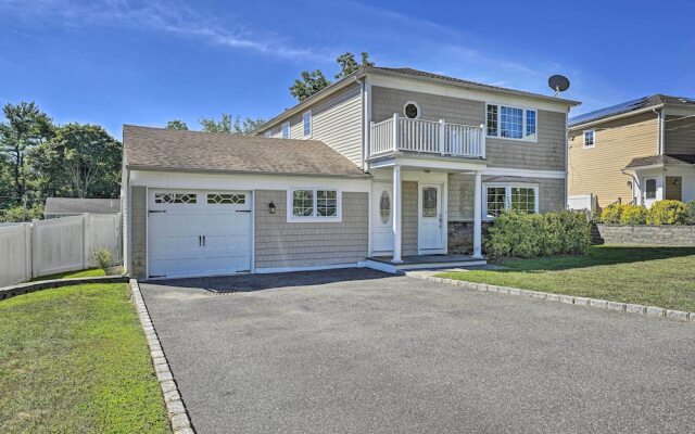 Glen Cove Home: Walk to Boardwalk + Dining!