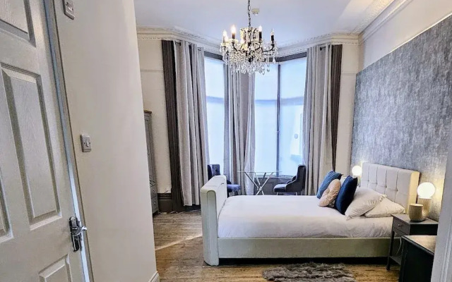 INNit Hotel - Marina House