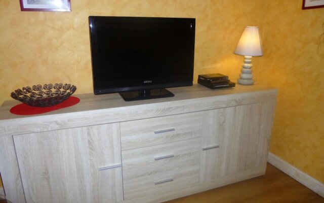 Apartment With 2 Bedrooms in Saint-esteben, With Wonderful Mountain Vi