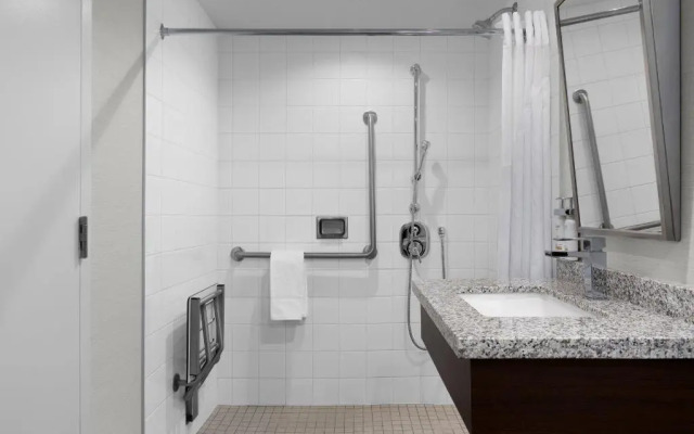 Holiday Inn Ottawa East by IHG