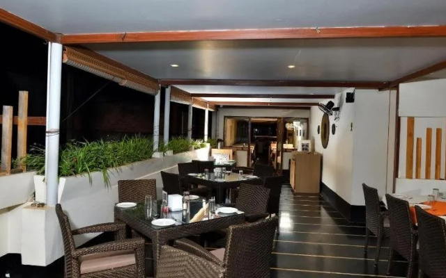 Western Lodge And Top In Town Bar And Resturant