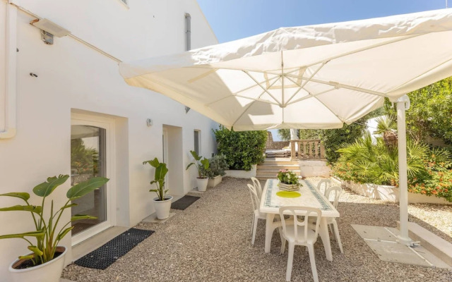 Belvedere - Seafront Apartment - 3 Places