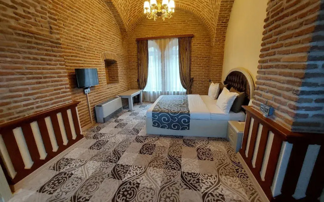 Shah Abbas Karvansaray Hotel