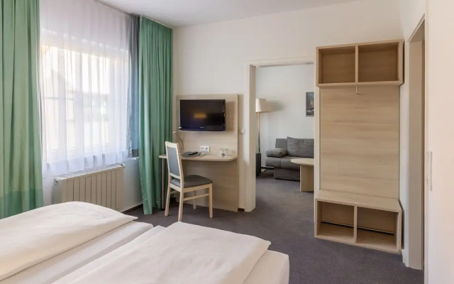 Hotel & Restaurant 5 Linden