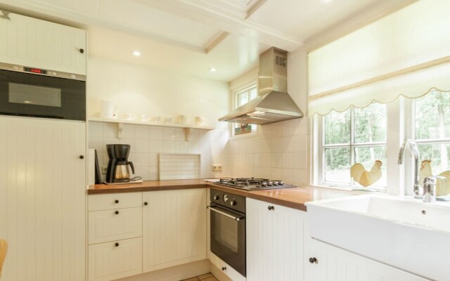 Cozy Holiday Home near Forest in Baarn