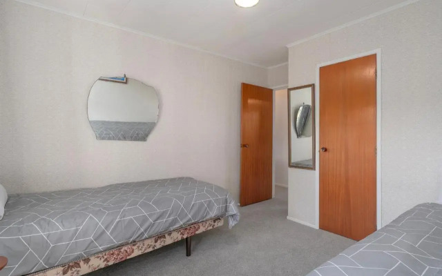 The Jandal House - Whitianga Holiday Home