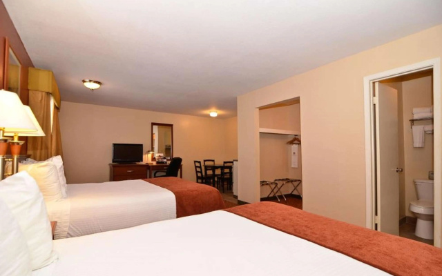 Best Western Inn by the Lake